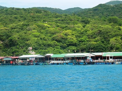 Lên phương án cưỡng chế 5 bè nổi và 1 khách sạn sai phạm