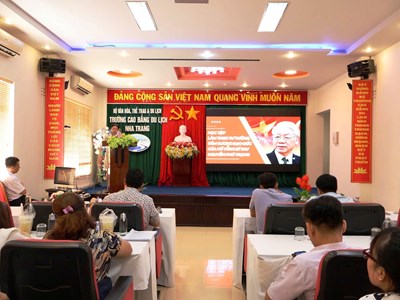  Trường Cao đẳng Du lịch Nha Trang học tập và làm theo Bác