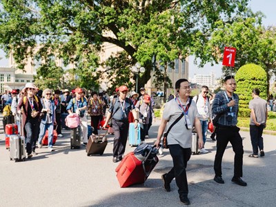 Hơn 460 khách Trung Quốc du lịch Nha Trang bằng tàu hỏa 