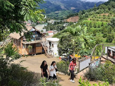 Hai huyện Khánh Sơn, Khánh Vĩnh chính thức thoát nghèo