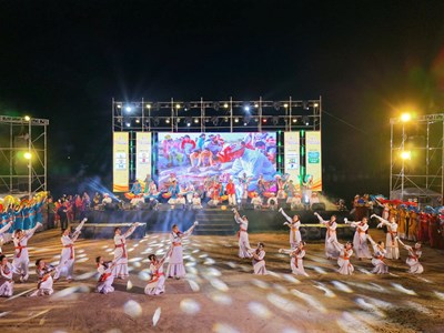 Đồng bào Chăm mừng Tết Ramưwan 2025 