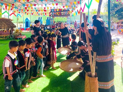 Đưa “Lễ mừng lúa mới” vào trường học