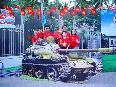 Khánh Hòa:  Chương trình “Hòa bình đẹp lắm” thu hút  người dân, du khách