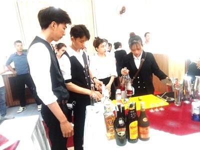 Khánh Hòa: Ngày hội Tư vấn tuyển sinh và Cuộc thi Pha chế Cocktail sáng tạo lần thứ II năm 2025