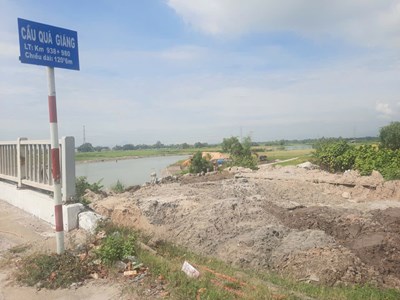 Đà Nẵng: Bãi tập kết bùn thải, đất cát gây ô nhiễm môi trường