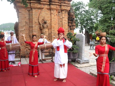 Tạm dừng tổ chức Ngày hội Văn hóa dân tộc Chăm lần thứ VI năm 2025