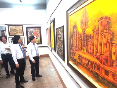 Khánh Hòa: Khai mạc Triển lãm nghệ thuật chào năm mới 2026
