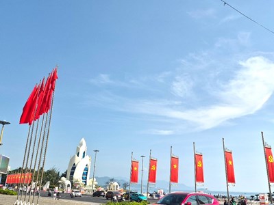 Khánh Hòa: Rực rỡ sắc cờ chào mừng Đại hội đại biểu toàn quốc lần thứ XIV của Đảng