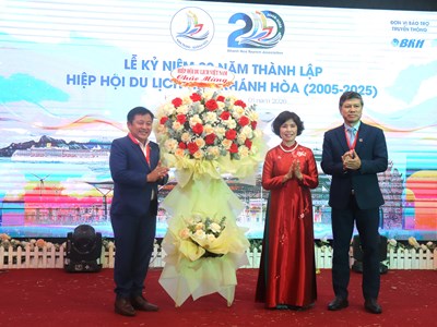 Doanh thu du lịch Khánh Hòa tăng hơn 100 lần trong 20 năm