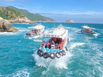 Du lịch Khánh Hòa bùng nổ, đón hơn 1 triệu lượt khách dịp Tết Bính Ngọ 2026