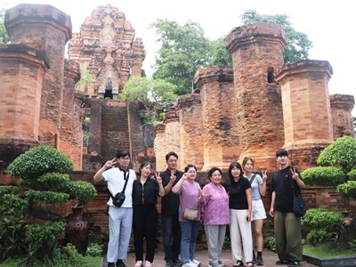 Khánh Hòa: Các điểm di tích “hút” khách du lịch kỷ lục dịp Tết 