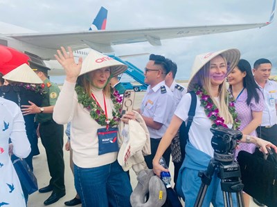 Khánh Hòa đặt mục tiêu đón 180.000 lượt khách Nga và CIS trong mùa hè 2026
