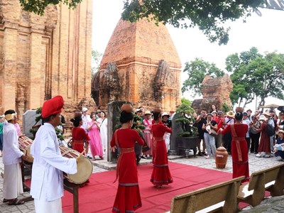 Khánh Hòa: Ba di tích đón hơn 24.000 lượt khách dịp Giỗ Tổ Hùng Vương