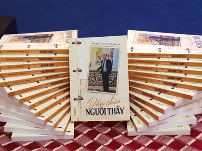 Ra mắt cuốn sách “Dấu chân người thầy”