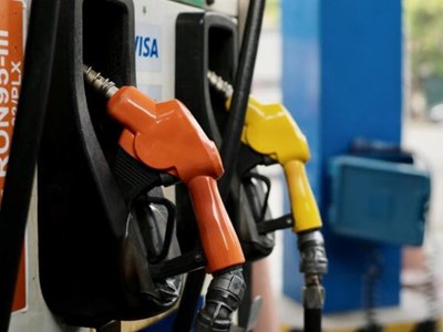 Giá xăng dầu hôm nay 19.8.2025: Thế giới giảm, trong nước điều chỉnh giảm sâu