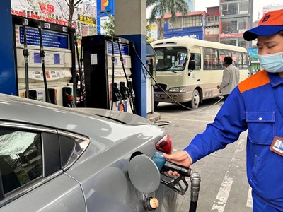 Giá xăng dầu hôm nay 24.8.2025: Dầu Brent ổn định, trong nước biến động nhẹ