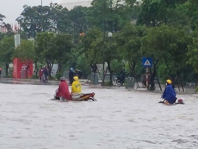 Kinh nghiệm giữ xe máy hoạt động tốt sau mưa lớn, ngập sâu
