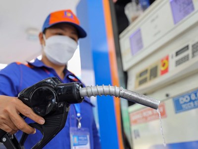 Giá xăng dầu hôm nay 7.9.2025: Brent giữ quanh 65 USD/thùng