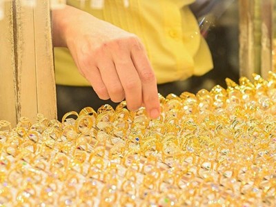 Giá vàng hôm nay 20.9.2025: Vàng nhẫn giảm nhẹ, vàng miếng neo cao