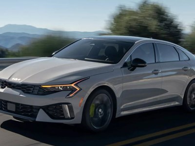 Giá xe KIA K5 tháng 9.2025: Sedan hạng D nhiều ưu đãi