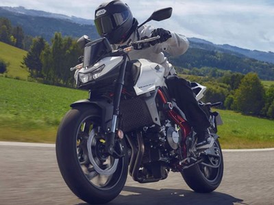 Honda CB750 Hornet 2026 chính thức ra mắt: mạnh mẽ và đầy công nghệ