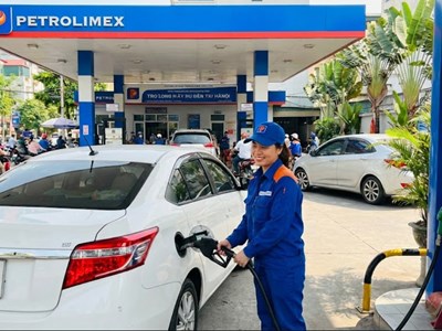 Giá xăng dầu hôm nay 3.12: Xăng giữ giá, dầu thế giới bật tăng