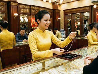 Giá vàng hôm nay 13.12: SJC lập đỉnh mới, vượt 155,6 triệu đồng