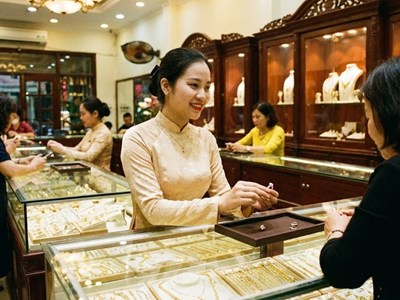 Giá vàng hôm nay 14.12: SJC neo đỉnh lịch sử, thị trường chững lại