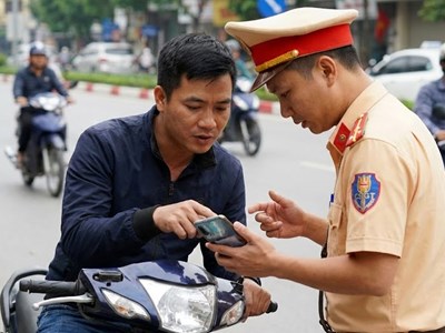 Người dân có được yêu cầu CSGT chứng minh vi phạm bằng hình ảnh không?