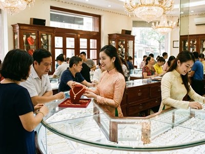 Giá vàng hôm nay 15.12: SJC giữ vùng đỉnh, thị trường thận trọng