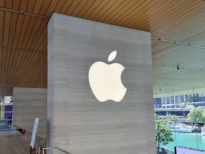 iOS 26.2 có gì mới: Báo thức khẩn cấp, Podcast thông minh, News tiện lợi