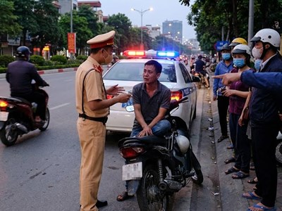 Mức phạt khi gây tai nạn giao thông rồi bỏ chạy?