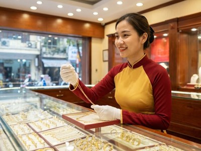Giá vàng hôm nay 17.12: SJC giảm về mức 155,6 triệu đồng/lượng