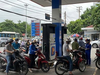 Giá xăng dầu hôm nay 17.12: Chờ tín hiệu mới từ thế giới