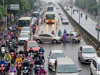 Giao thông Hà Nội sáng 24.12: Hàng loạt sự cố giờ cao điểm