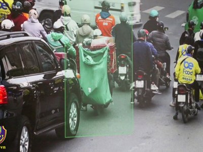 Hà Nội xử lý hàng loạt shipper che biển số để né phạt nguội