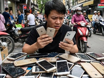 Ham rẻ mua điện thoại cũ trên mạng: Coi chừng “tiền mất tật mang” nếu thiếu 3 kỹ năng này