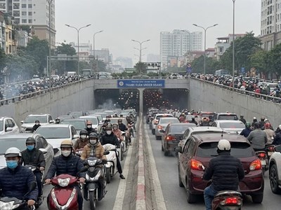 Giao thông Hà Nội sáng 26.12: Nhiều điểm ùn ứ giờ cao điểm