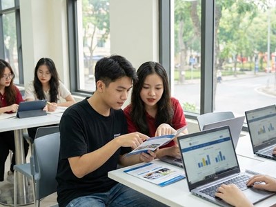 Học phí đại học 2026: Một số trường công lập nói “không tăng”