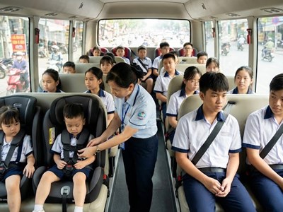 Chở trẻ em trên ô tô: Những điều bắt buộc phải biết từ 2026