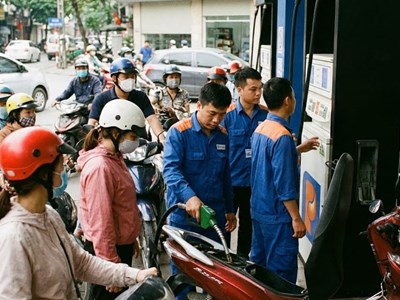 Giá xăng dầu hôm nay 5.1 biến động ra sao sau đợt giảm cuối năm?