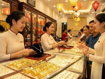 Giá vàng hôm nay 7.1.2026 tăng mạnh: Đỉnh mới sắp hình thành?