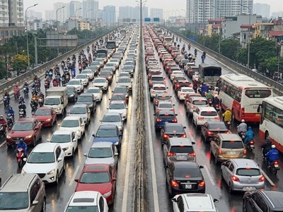 Giao thông Hà Nội sáng 8.1: Vành đai 3 và hầm chui Trung Hòa ùn ứ