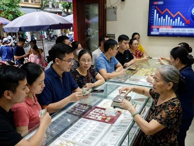 VN-Index tăng nóng giữa “bão” giá vàng bạc và kim loại quý