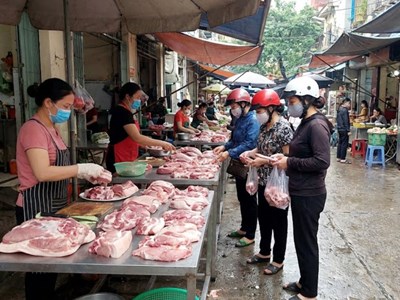 Giá heo hơi hôm nay 26.1: Miền Bắc lập đỉnh 80.000 đồng/kg