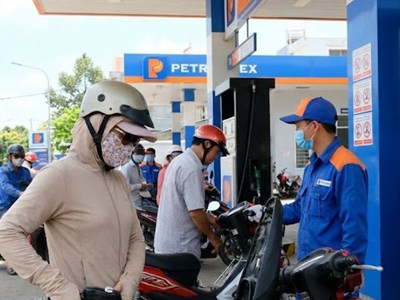 Giá xăng dầu hôm nay 27.1: Trong nước đứng giá, quốc tế vẫn ổn định