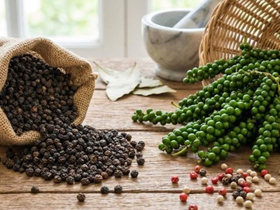 Giá hồ tiêu hôm nay 9.2.2026 dao động hẹp quanh 150.000 đồng/kg