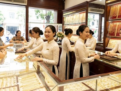 Giá vàng hôm nay 25.2: SJC lên 185,3 triệu đồng/lượng