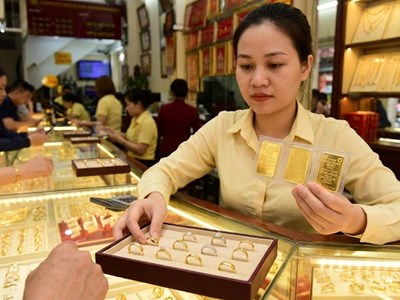 Giá vàng hôm nay 23.3: “án binh bất động” chờ tín hiệu mới ngày đầu tuần