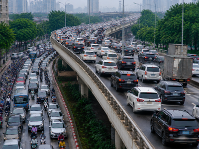 Giao thông Hà Nội sáng 14.5: Ùn chậm nhiều tuyến giờ cao điểm